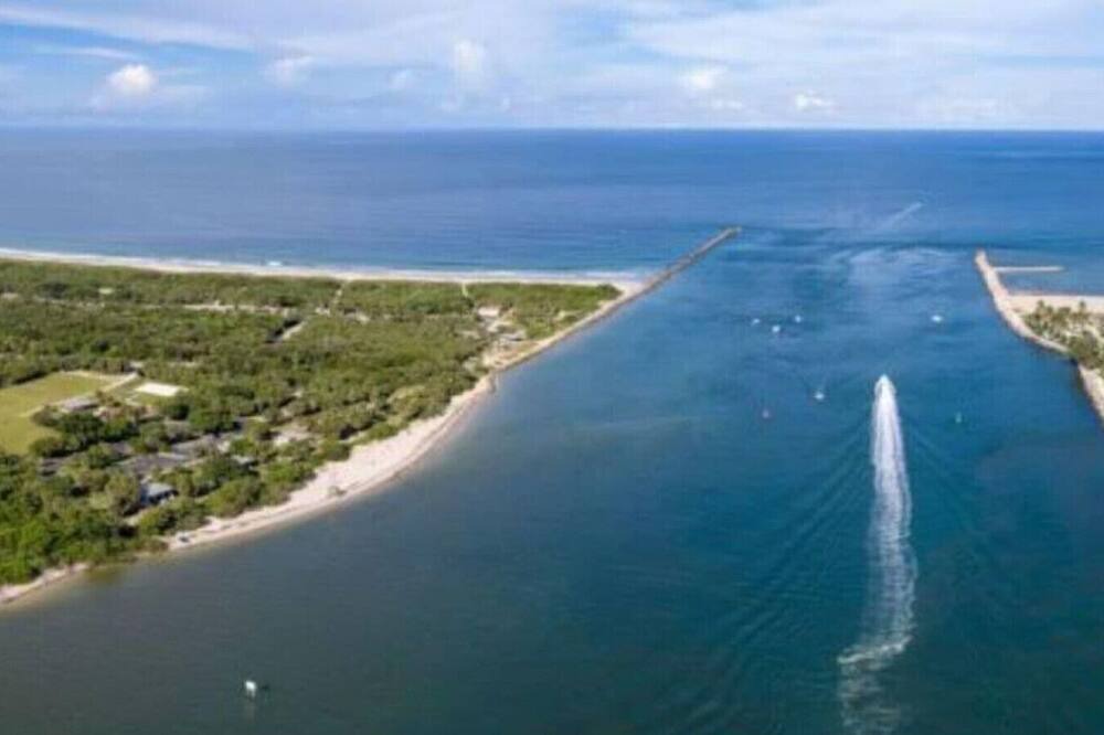Photo of Others in Indian River Estates