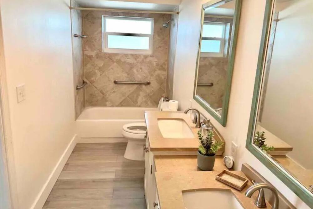 Photo of Bathroom in Singer Island