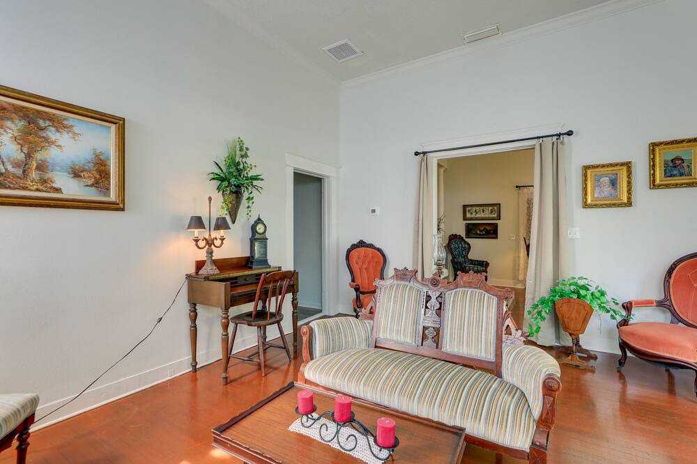 Photo of Bedroom in Arcadia Historic District