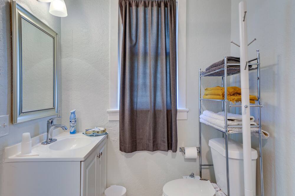 Photo of Bathroom in Arcadia Historic District