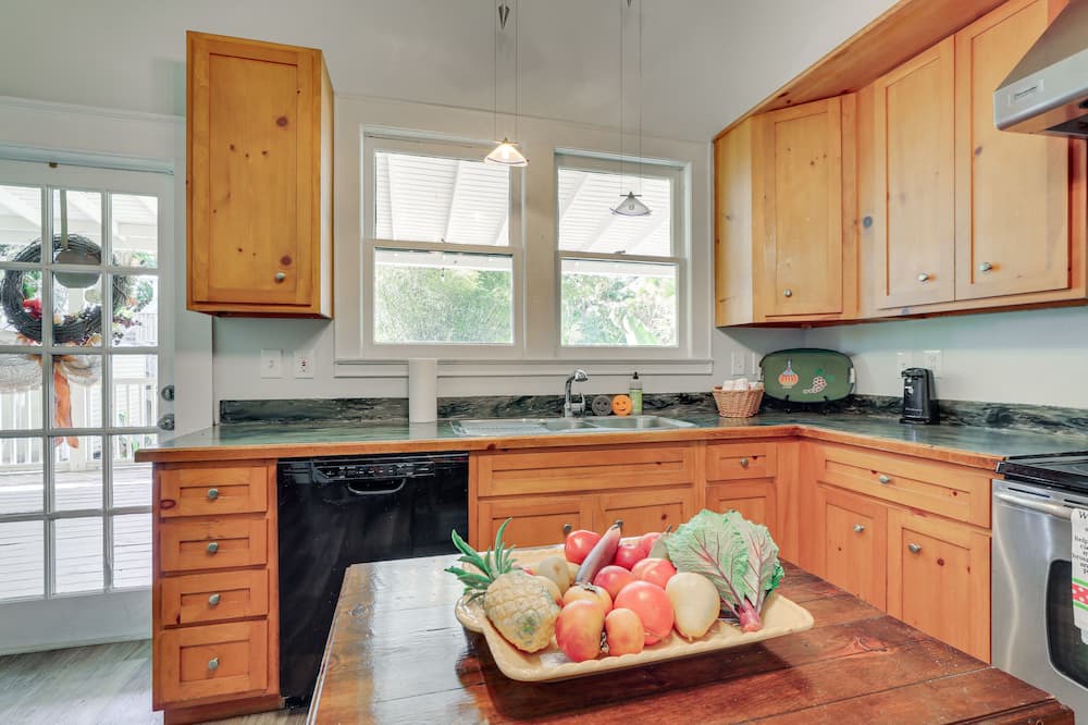 Photo of Kitchen in Arcadia Historic District