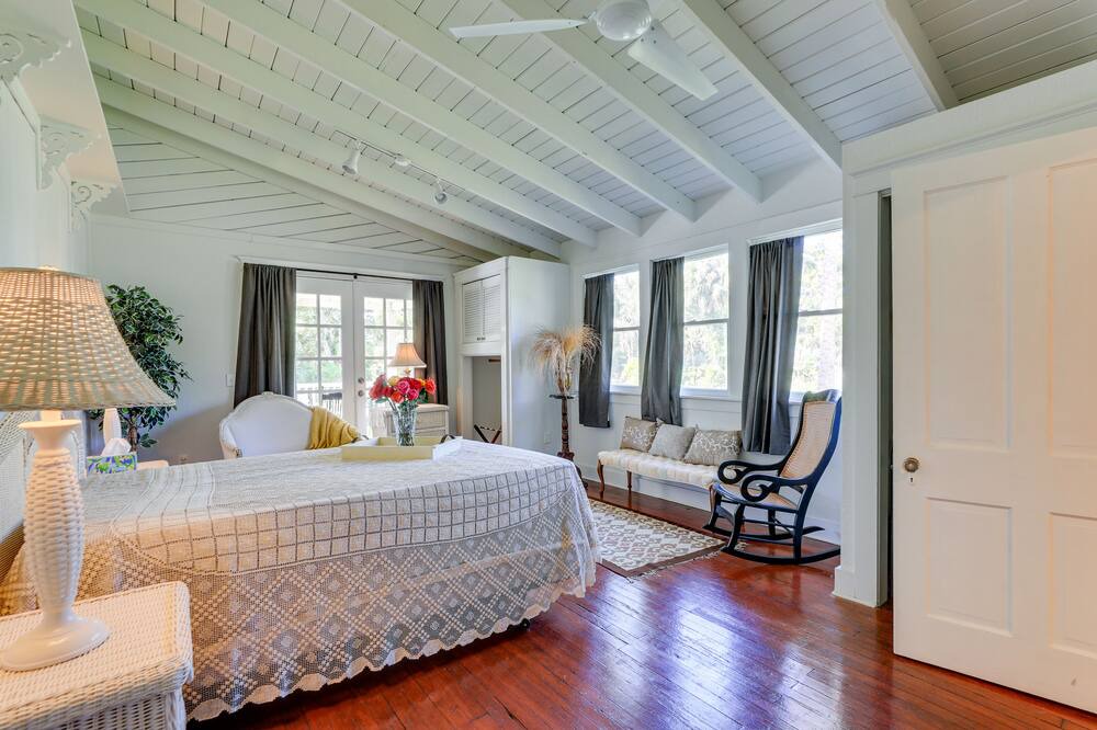 Photo of Bedroom in Arcadia Historic District