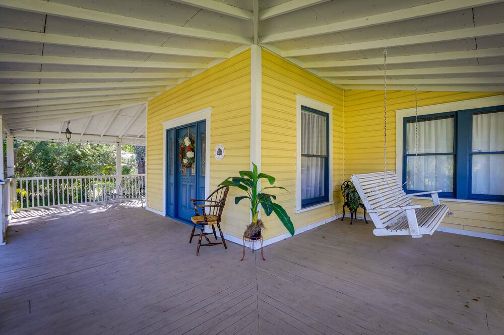 Photo of Patio Balcony in Arcadia Historic District