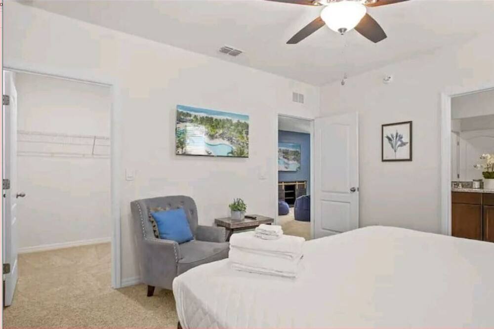 Photo of Bedroom in Sunridge Woods