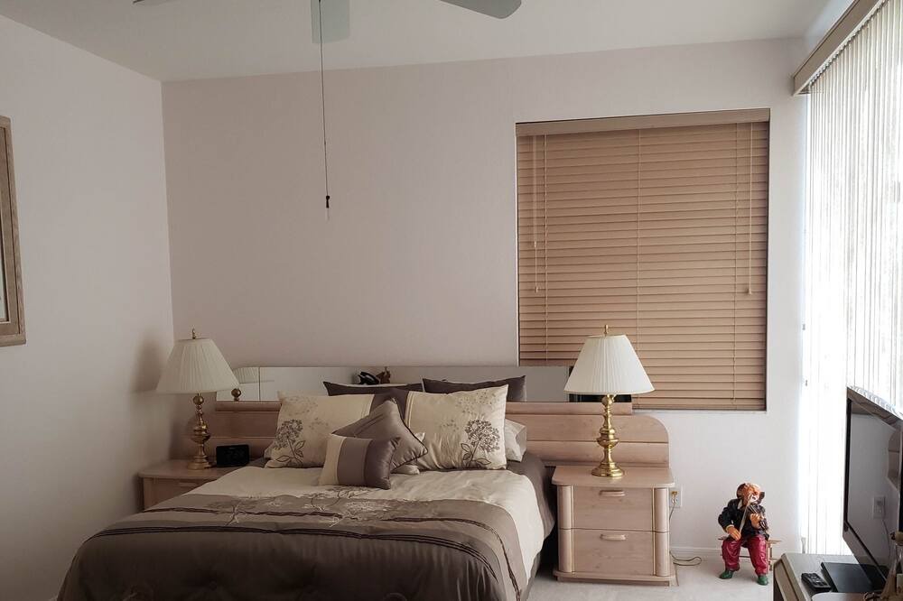 Photo of Bedroom in Imperial Golf Estates