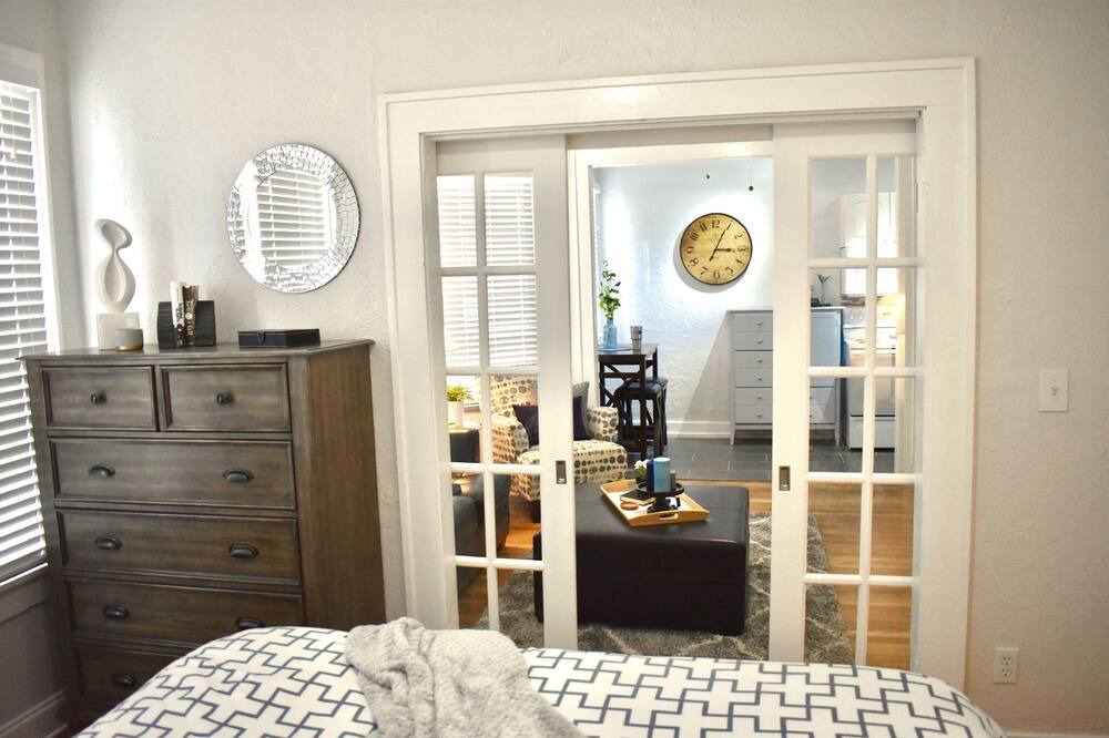 Photo of Bedroom in Courier City - Oscawana