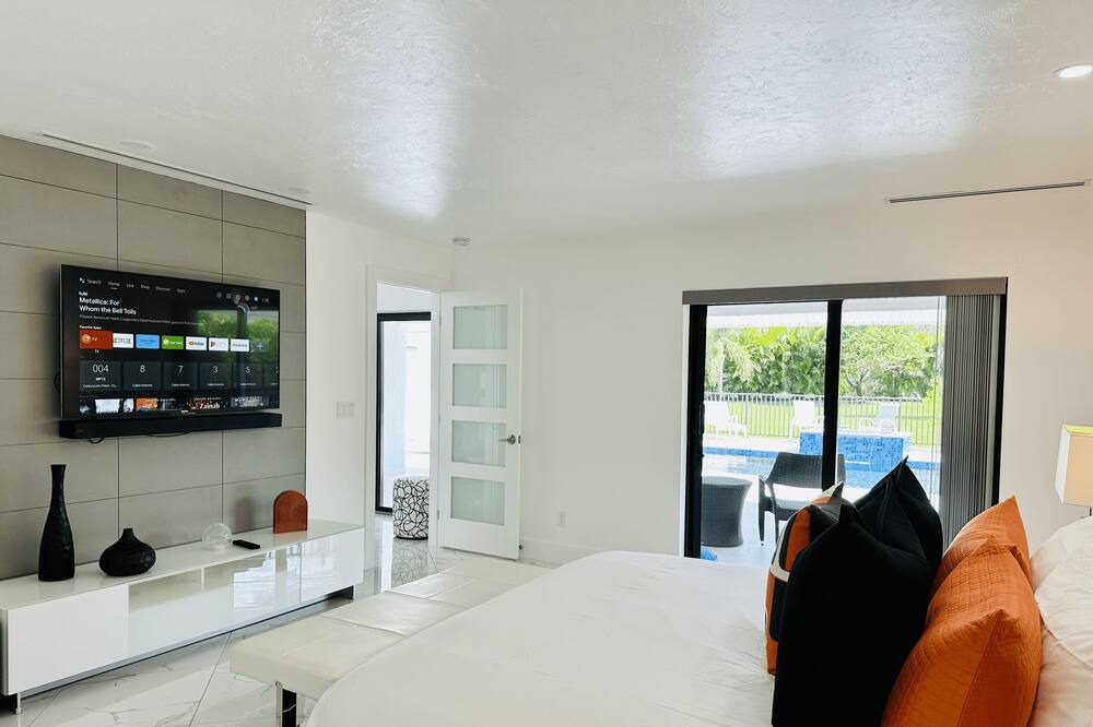 Photo of Bedroom in Imperial Golf Estates