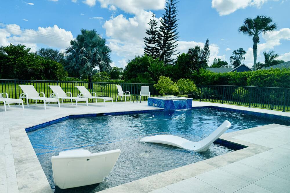 Photo of Outdoor in Imperial Golf Estates