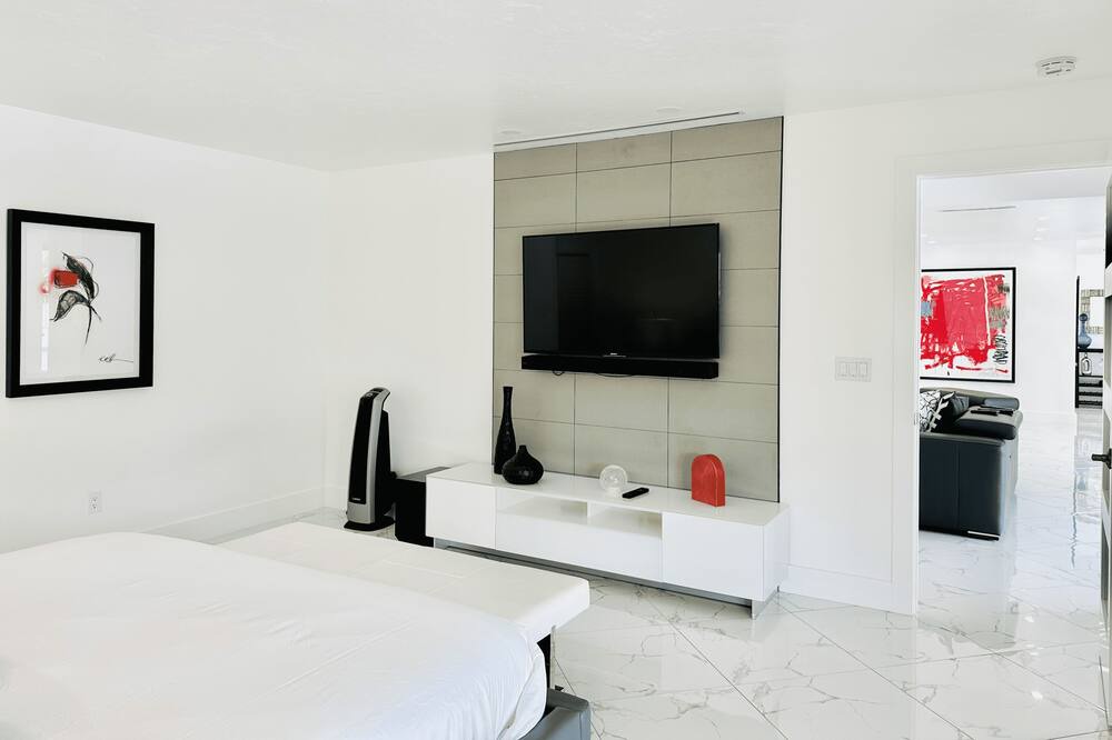 Photo of Bedroom in Imperial Golf Estates