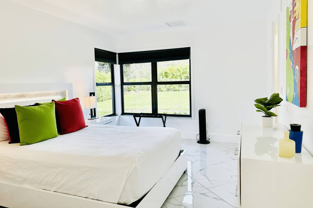 Photo of Bedroom in Imperial Golf Estates