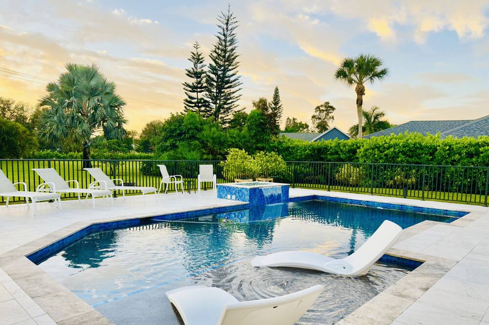 Photo of Outdoor in Imperial Golf Estates