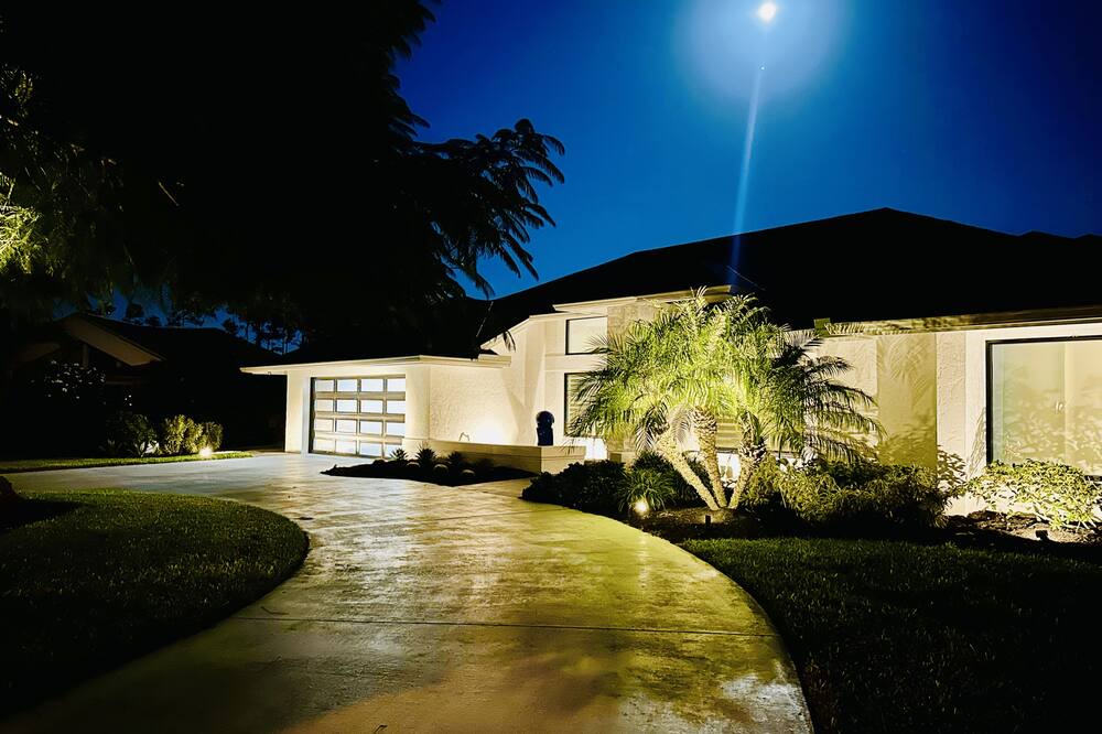 Photo of Outdoor in Imperial Golf Estates