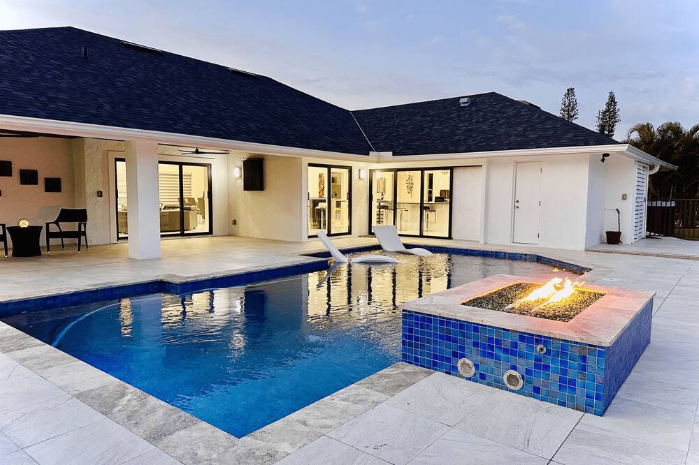 Photo of Outdoor in Imperial Golf Estates