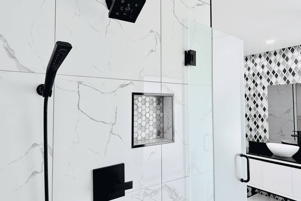 Photo of Bathroom in Imperial Golf Estates