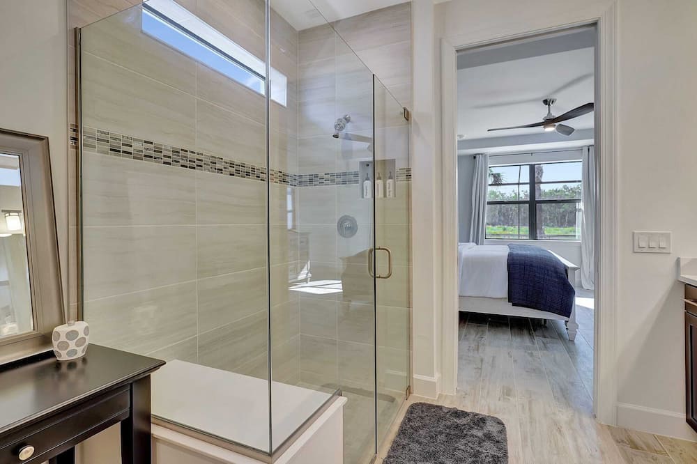 Photo of Bathroom in Estero