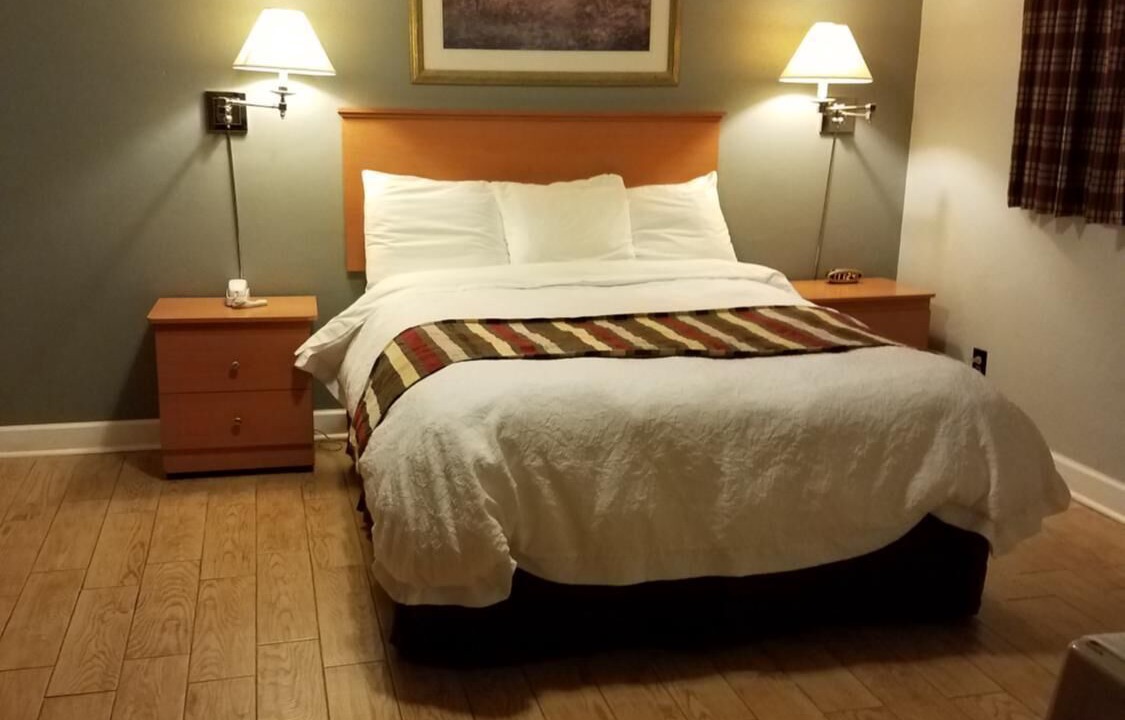 Photo of Bedroom in Okeechobee