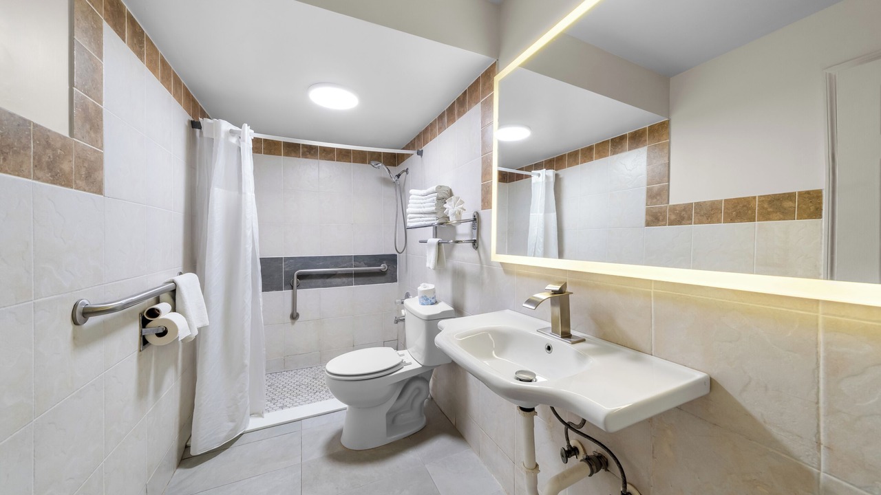 Photo of Bathroom in Lake Wales