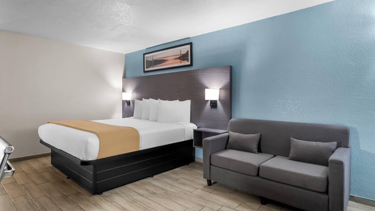 Photo of Bedroom in Lake Wales