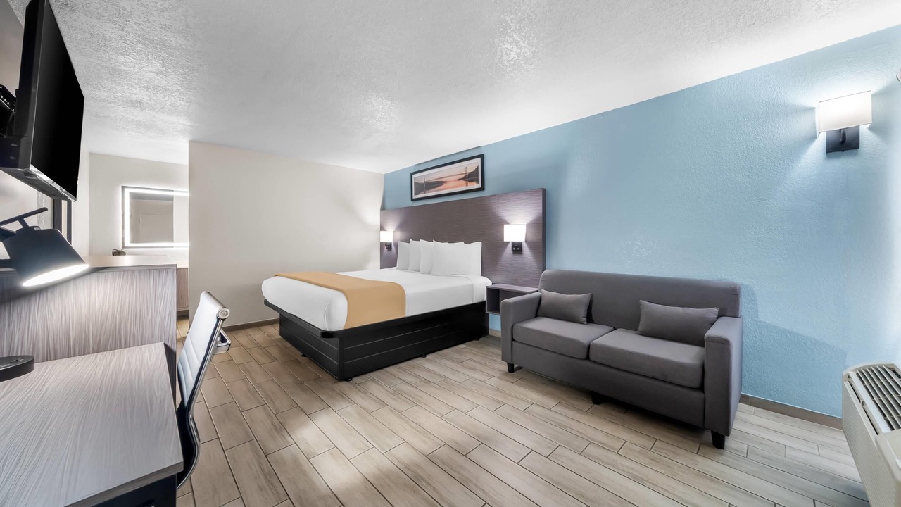 Photo of Bedroom in Lake Wales