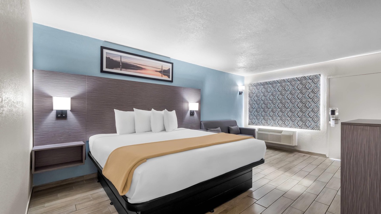 Photo of Bedroom in Lake Wales