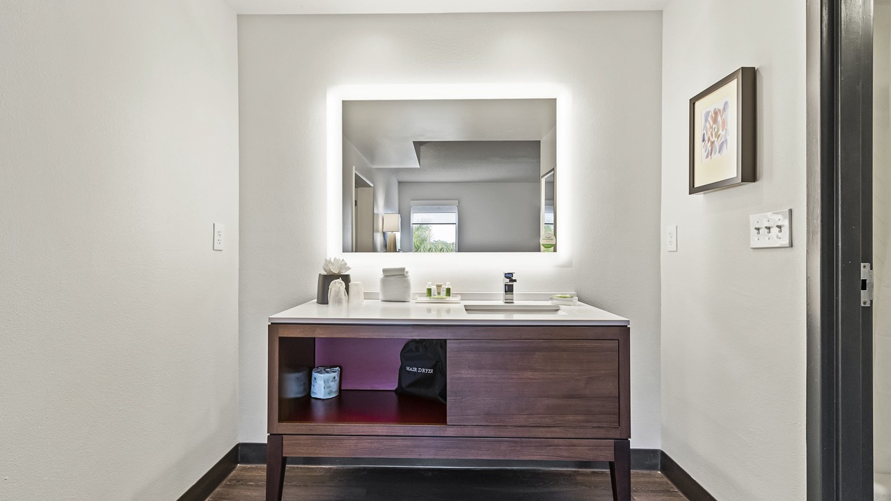 Photo of Bedroom in United Central