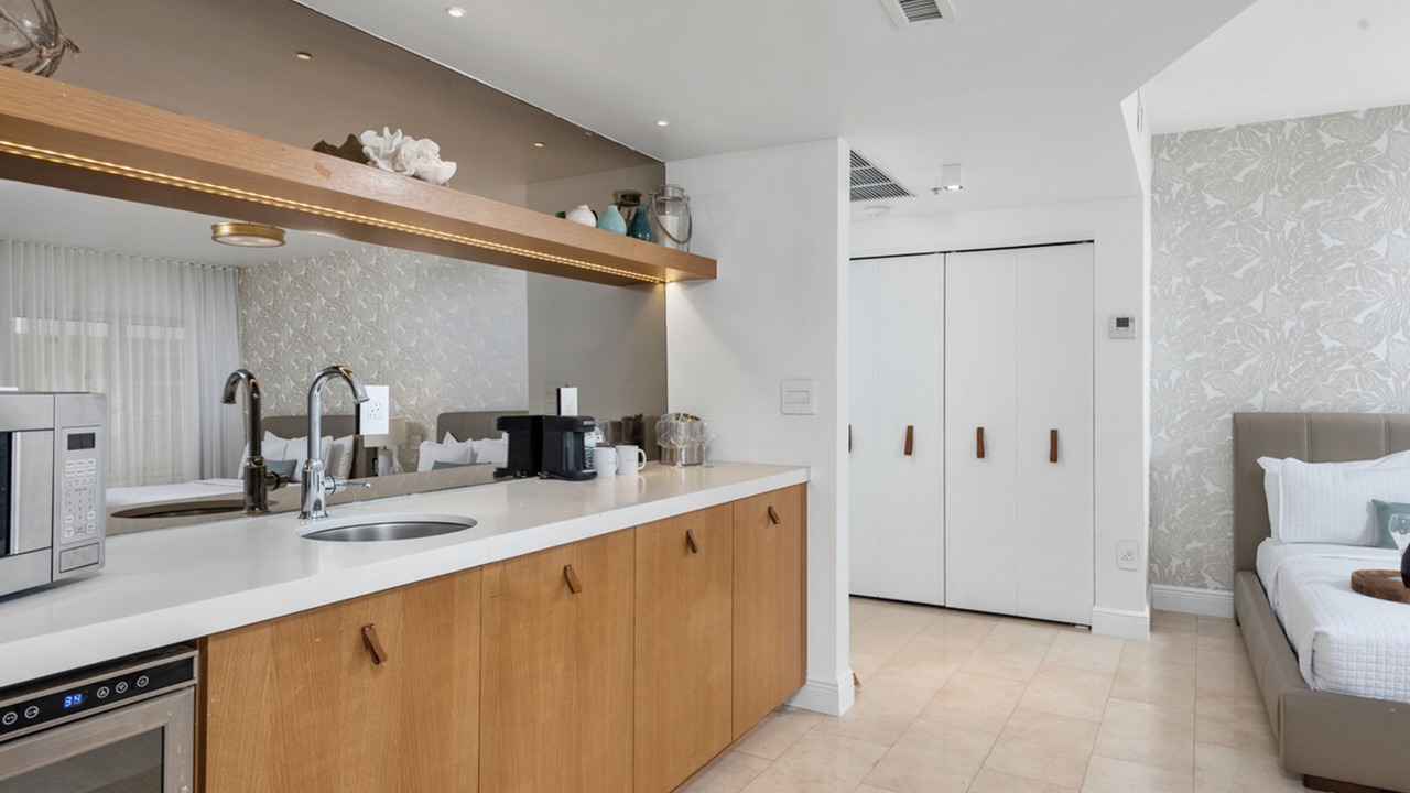 Photo of Kitchen in Flamingo/Lummus