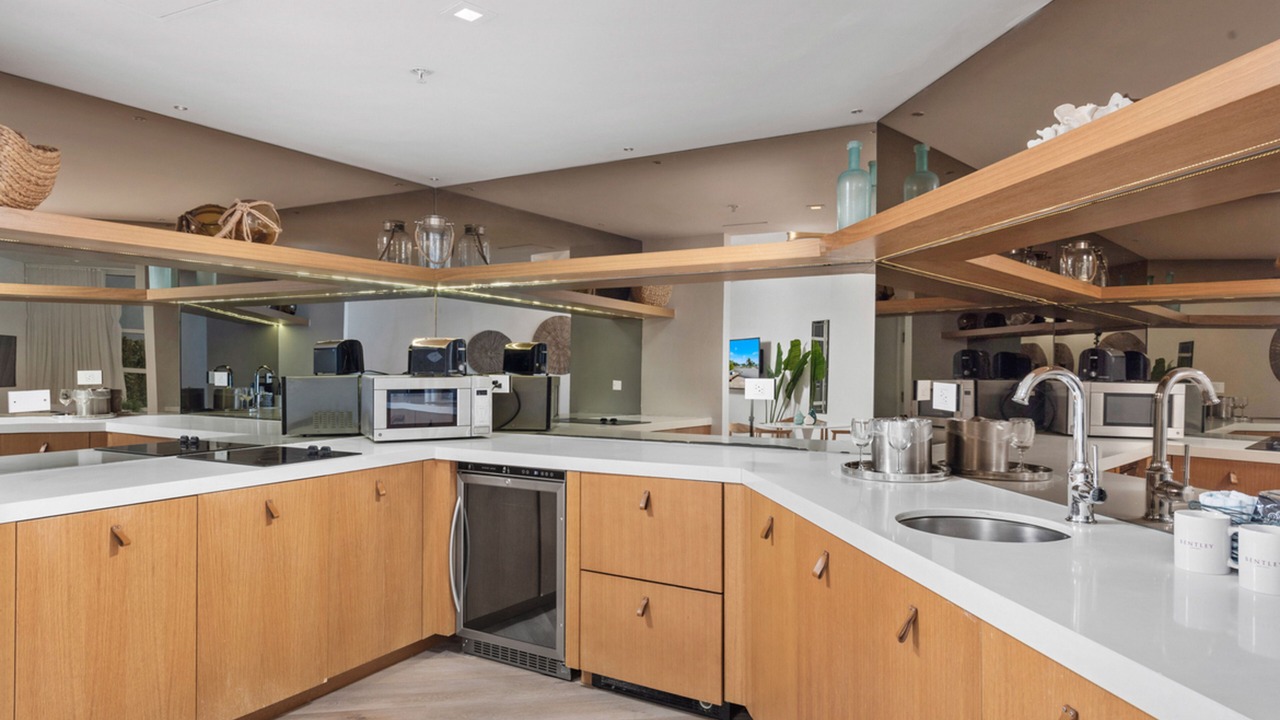 Photo of Kitchen in Flamingo/Lummus