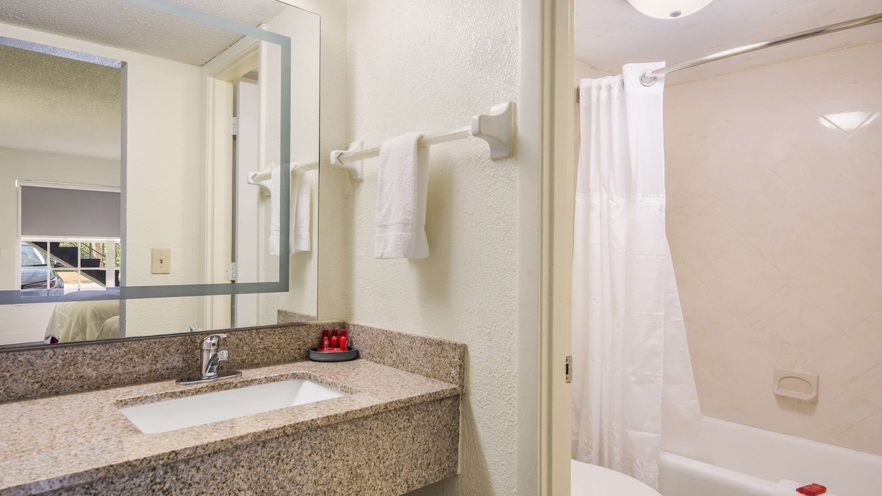 Photo of Bathroom in Indian Beach Sapphire Shores