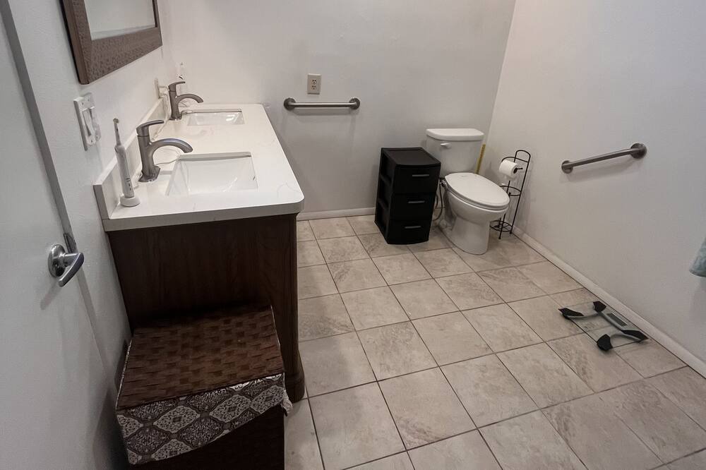 Photo of Bathroom in Laurel