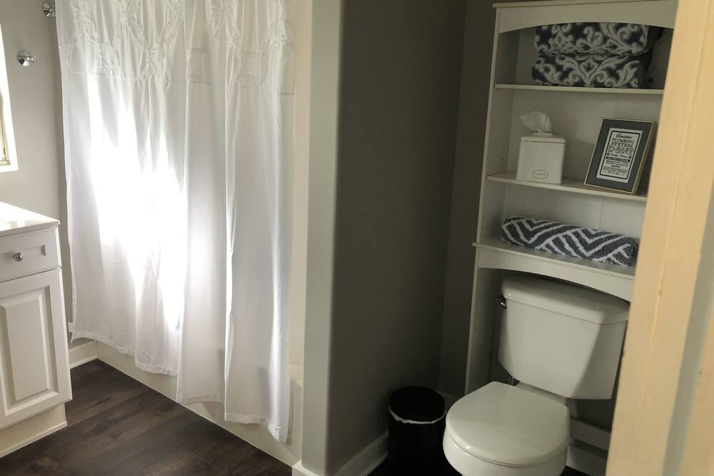 Photo of Bathroom in Tropic