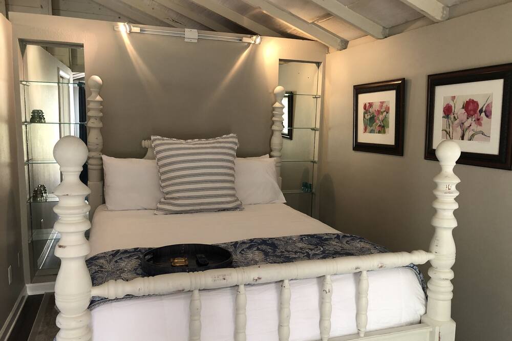 Photo of Bedroom in Tropic