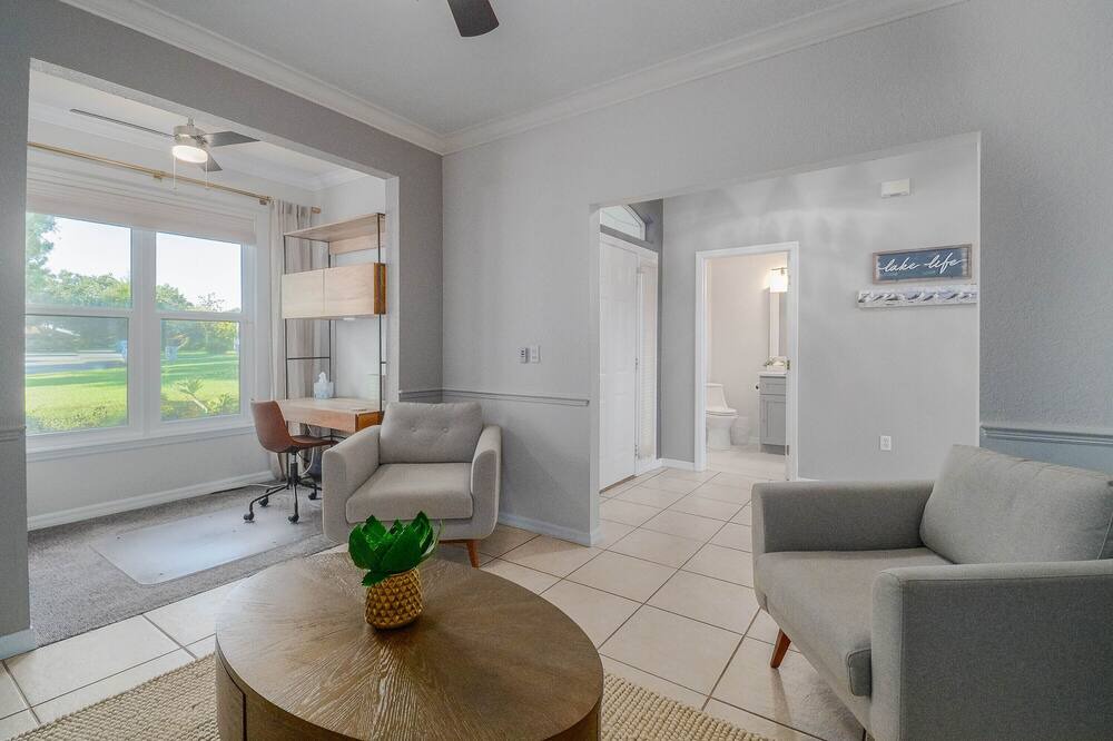 Photo of Livingroom in Auburndale
