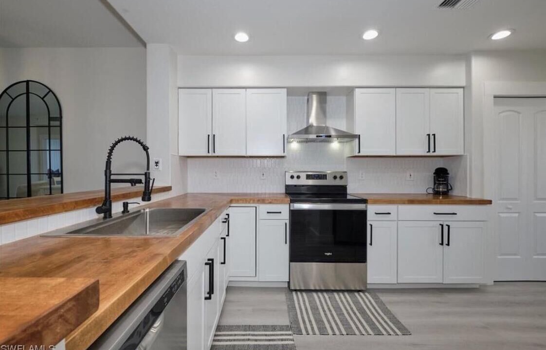 Photo of Kitchen in Tropical Cove