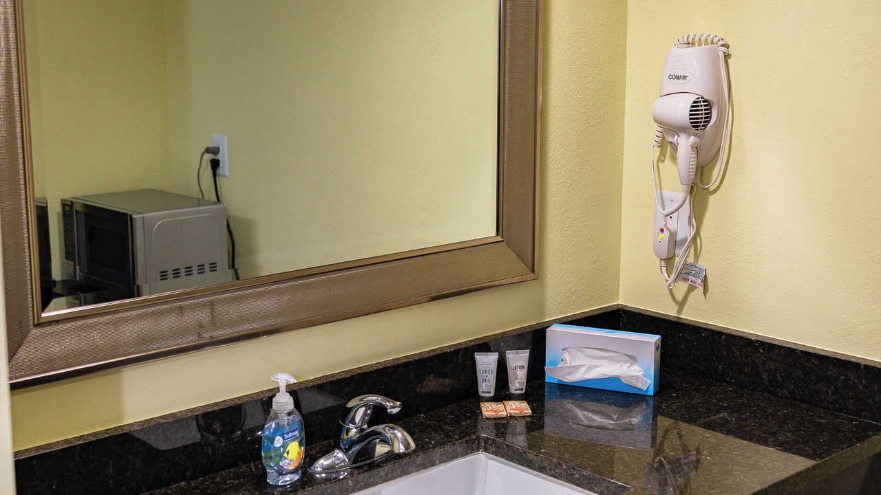 Photo of Bedroom in Riviera Beach