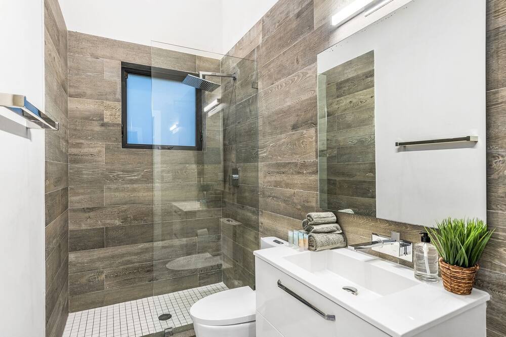 Photo of Bathroom in Northeast Coconut Grove