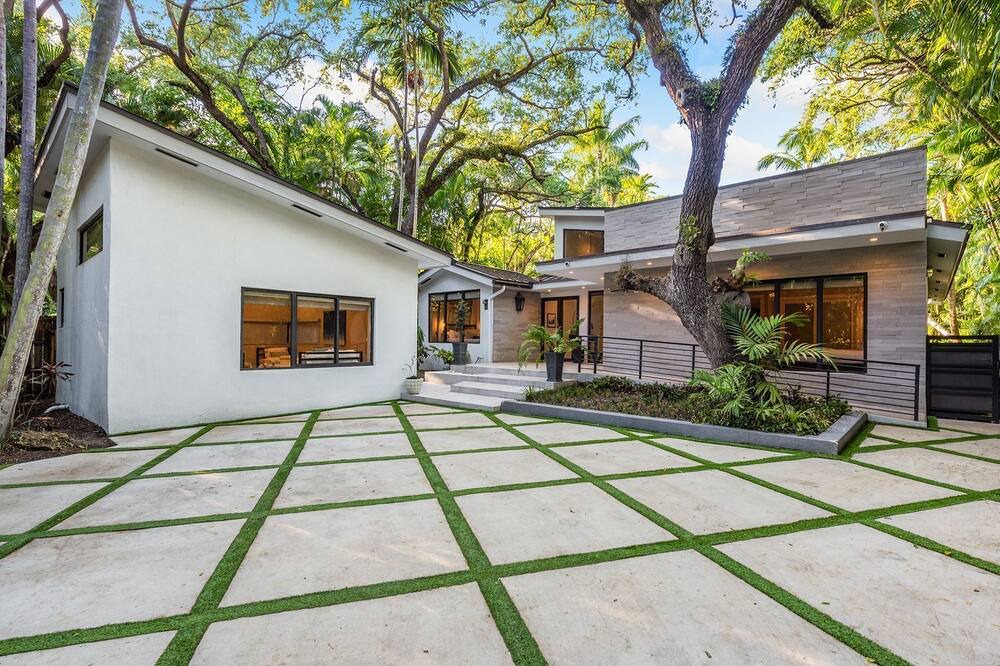 Photo of Outdoor in Northeast Coconut Grove