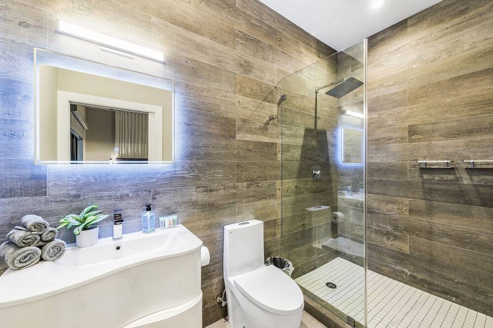 Photo of Bathroom in Northeast Coconut Grove