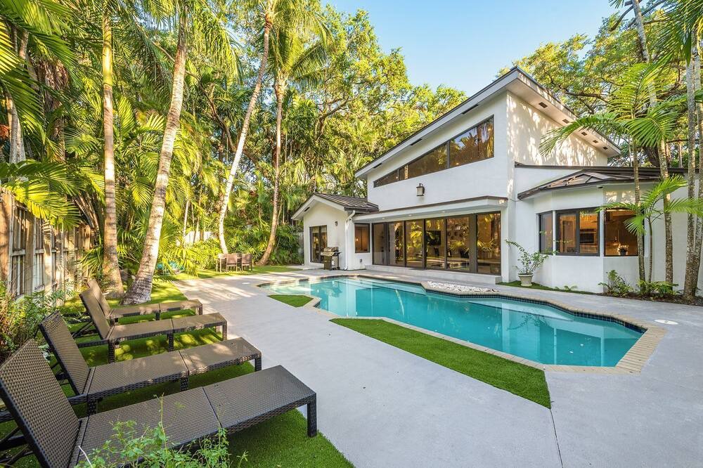 Photo of Outdoor in Northeast Coconut Grove