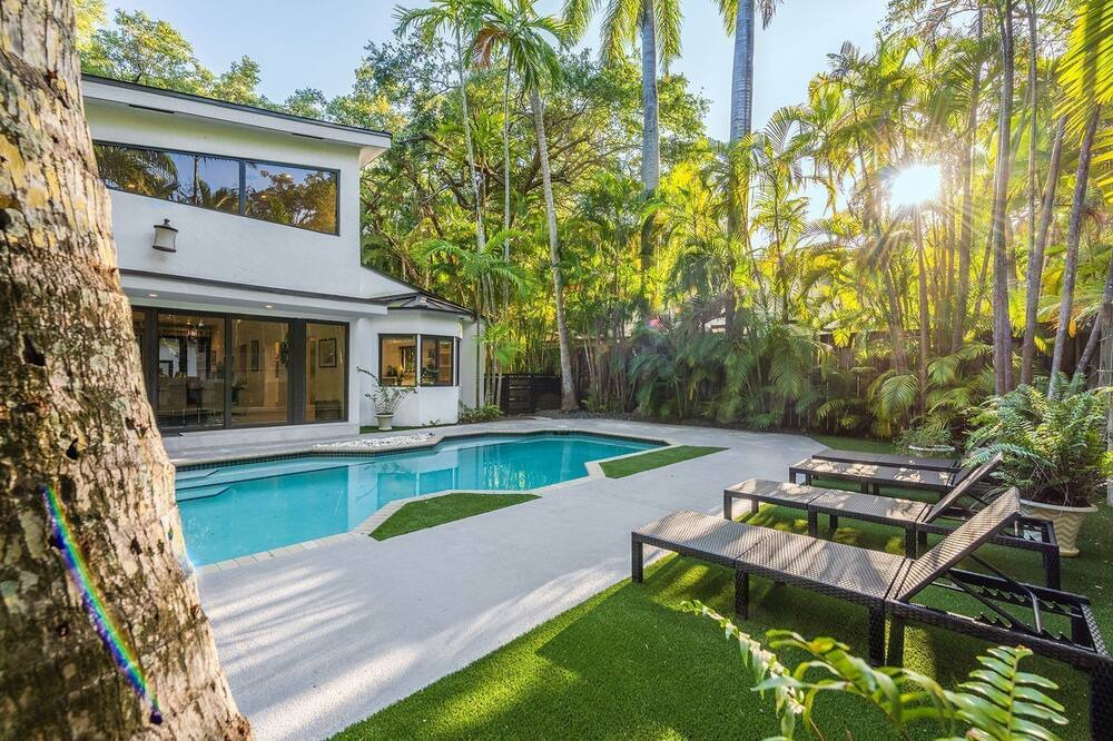 Photo of Outdoor in Northeast Coconut Grove