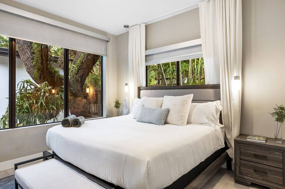 Photo of Bedroom in Northeast Coconut Grove