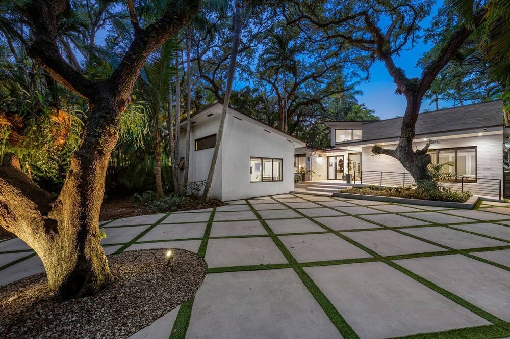 Photo of Outdoor in Northeast Coconut Grove