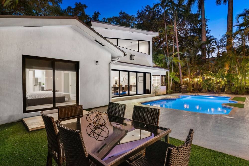 Photo of Outdoor in Northeast Coconut Grove
