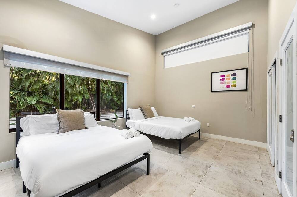 Photo of Bedroom in Northeast Coconut Grove