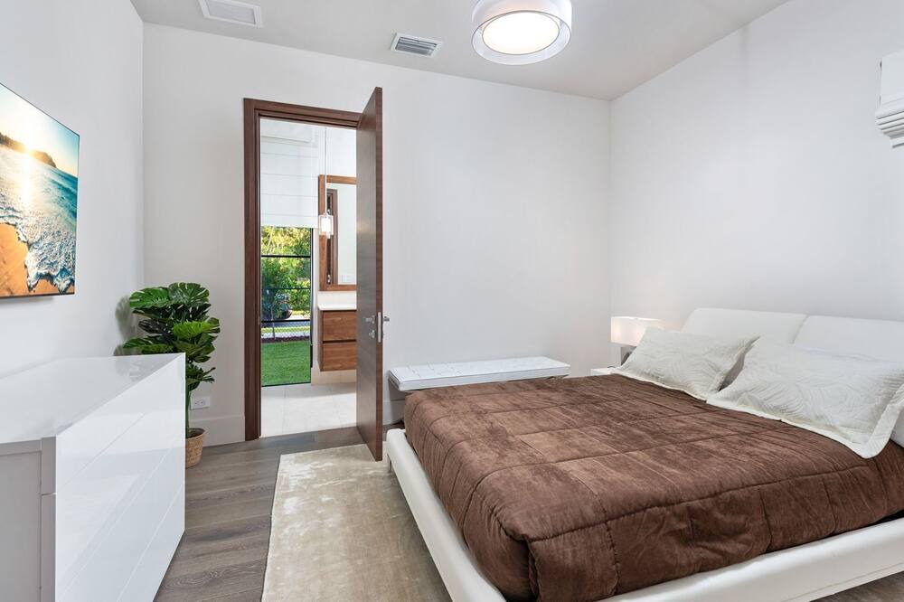 Photo of Bedroom in Northeast Miami
