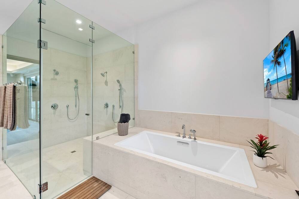 Photo of Bathroom in Northeast Miami