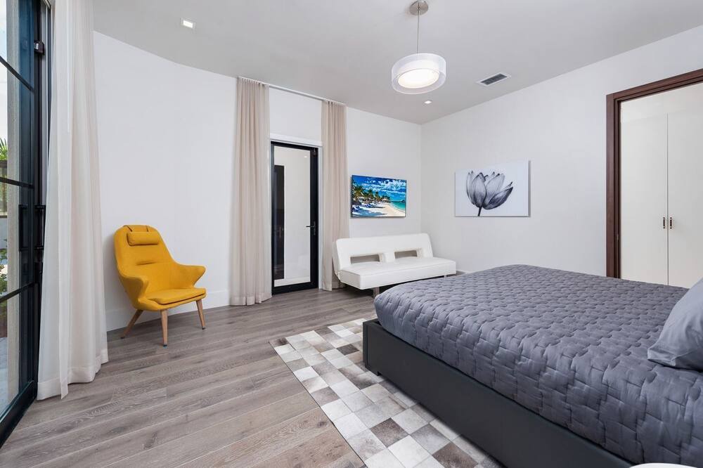 Photo of Bedroom in Northeast Miami