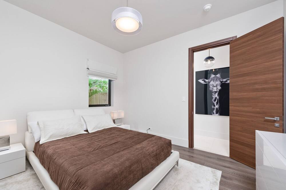 Photo of Bedroom in Northeast Miami