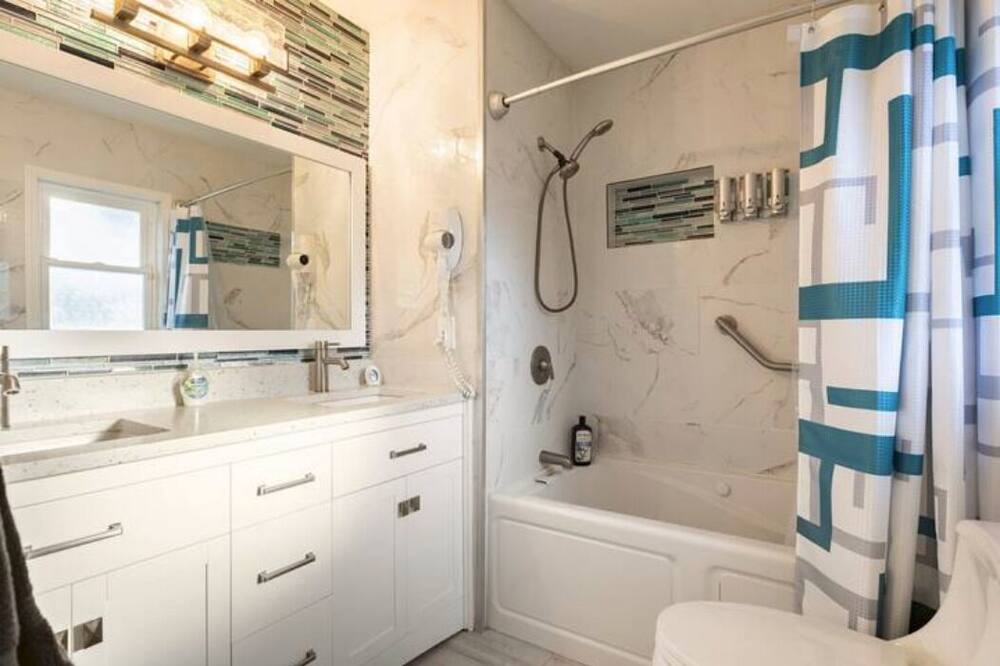 Photo of Bathroom in Temple Terrace