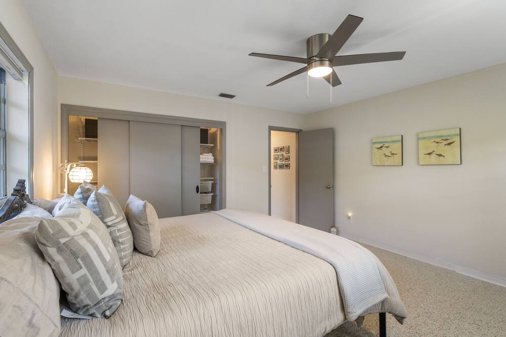 Photo of Bedroom in Pinellas Point