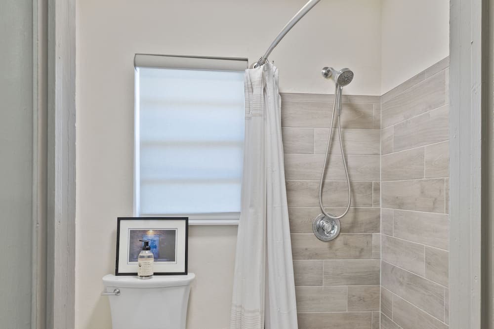 Photo of Bathroom in Pinellas Point